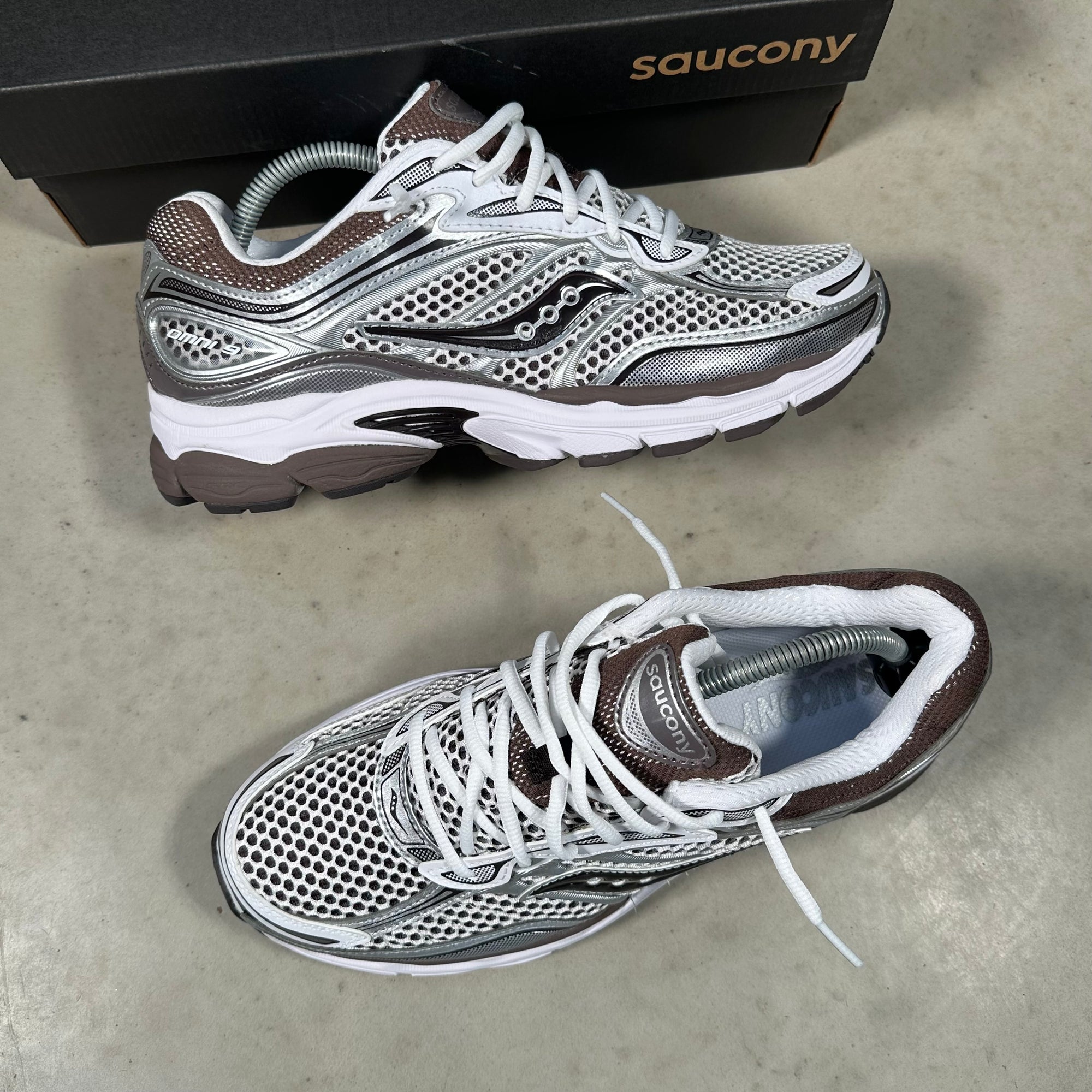 Saucony ProGrid Omni 9 OG White Brown