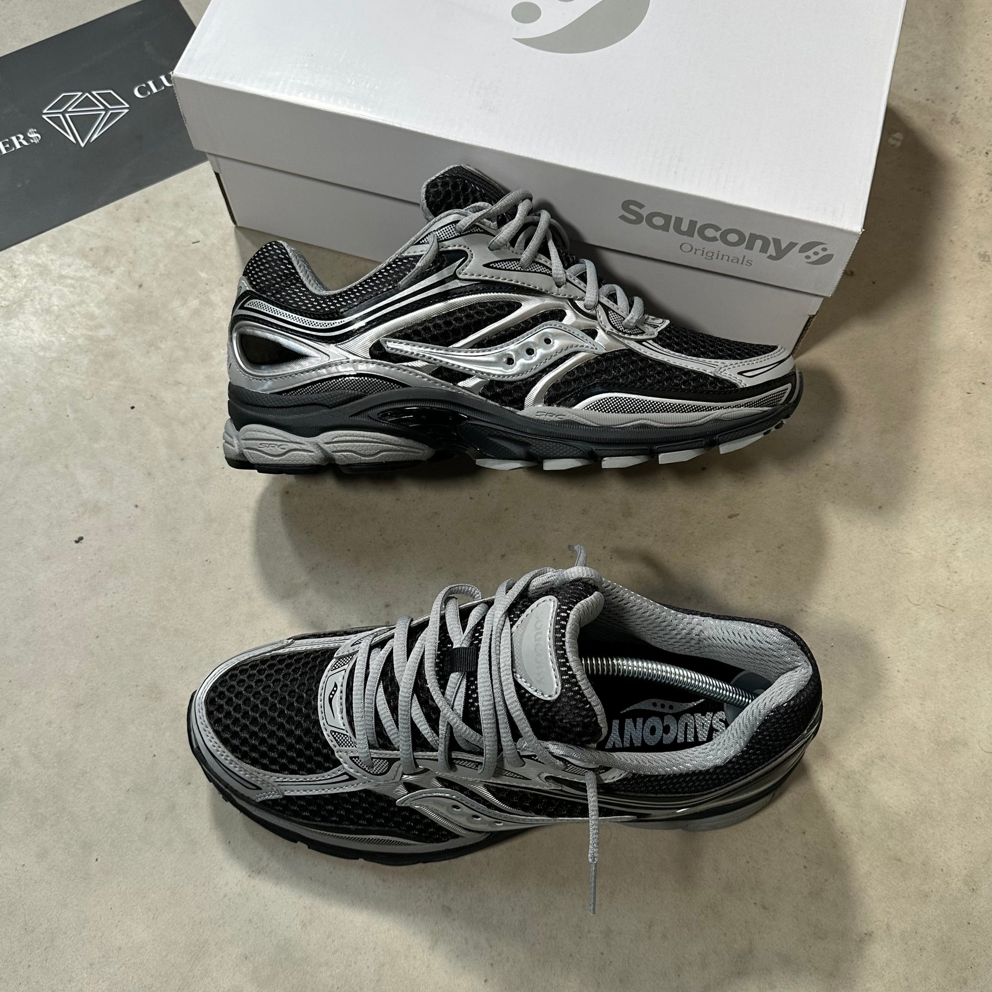 Saucony ProGrid Omni 9 Black Silver Grey