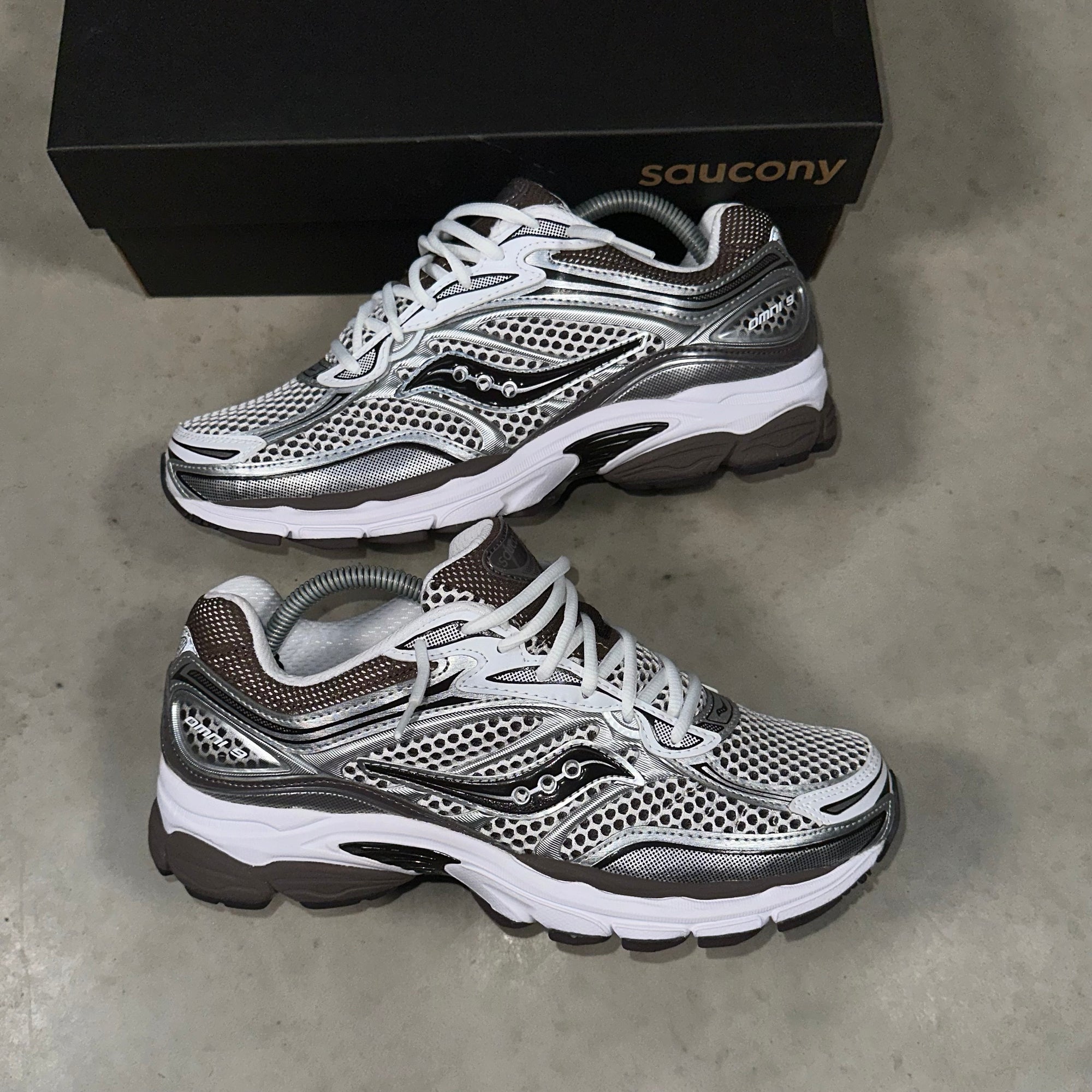 Saucony ProGrid Omni 9 OG White Brown