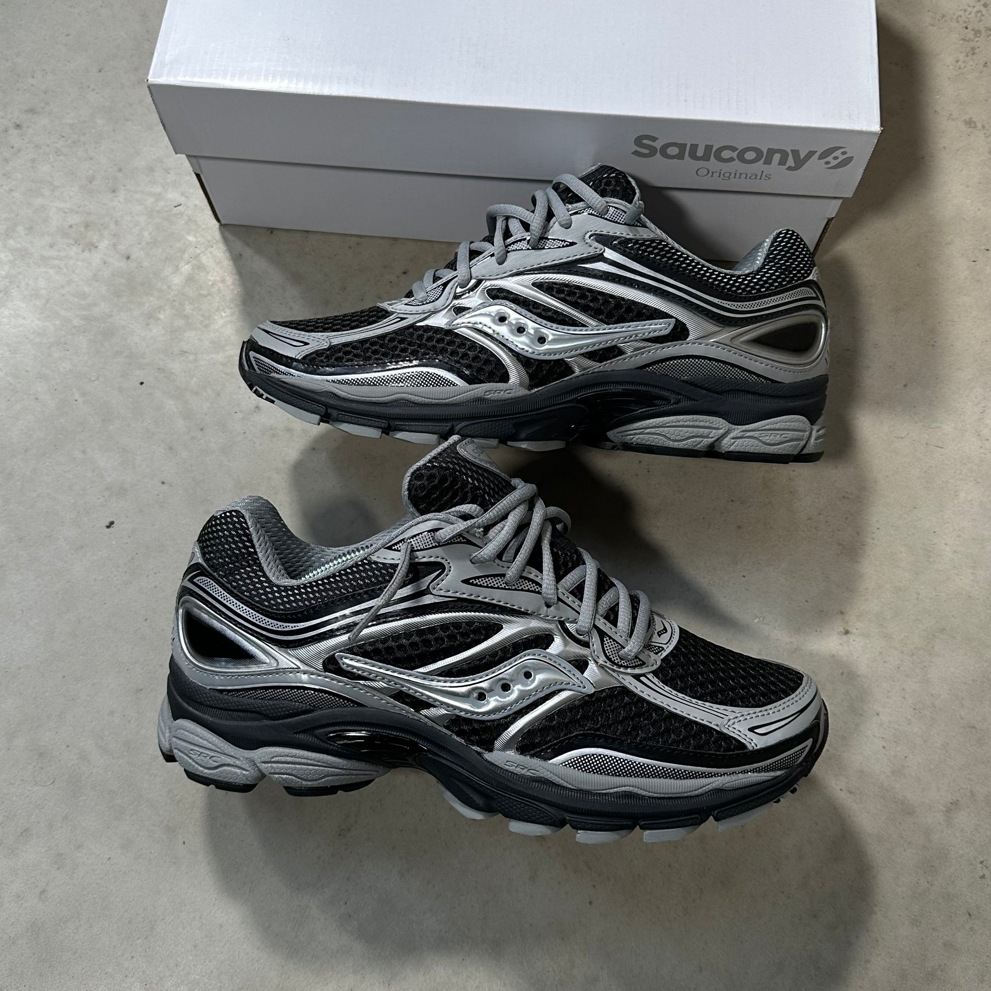 Saucony ProGrid Omni 9 Black Silver Grey