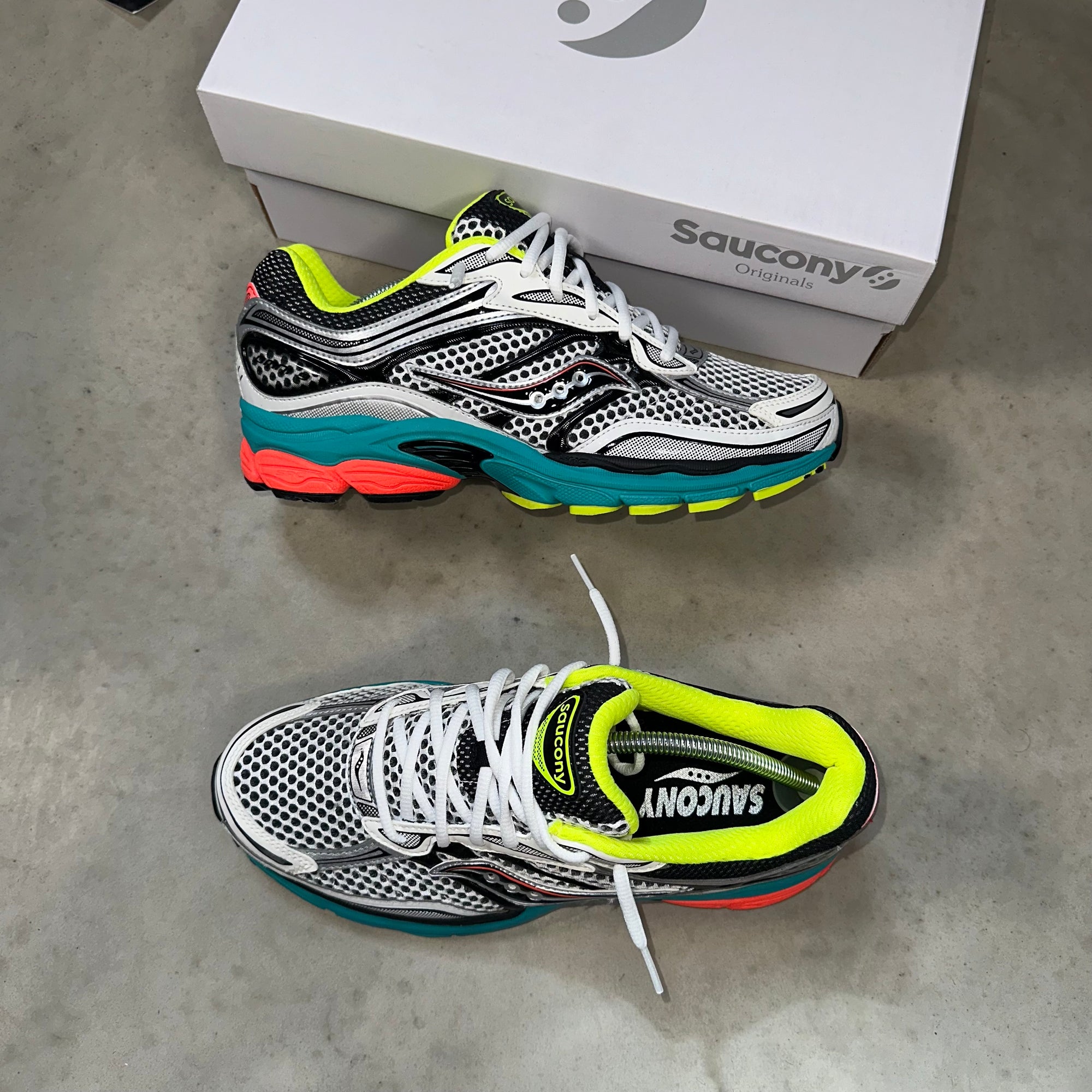 Saucony Progrid Omni 9 Silver Mutant