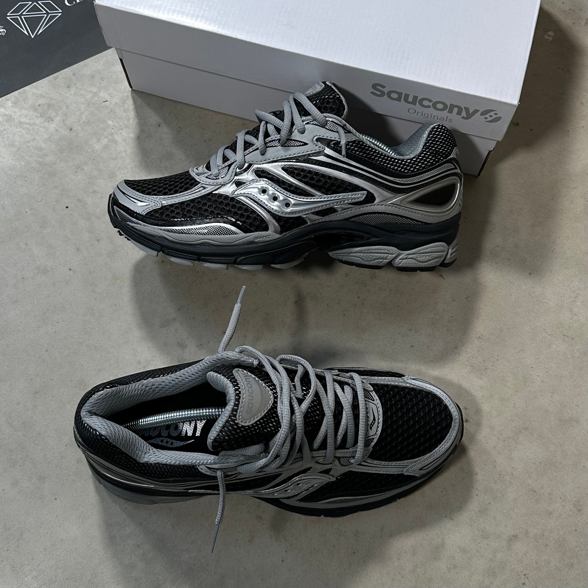 Saucony ProGrid Omni 9 Black Silver Grey