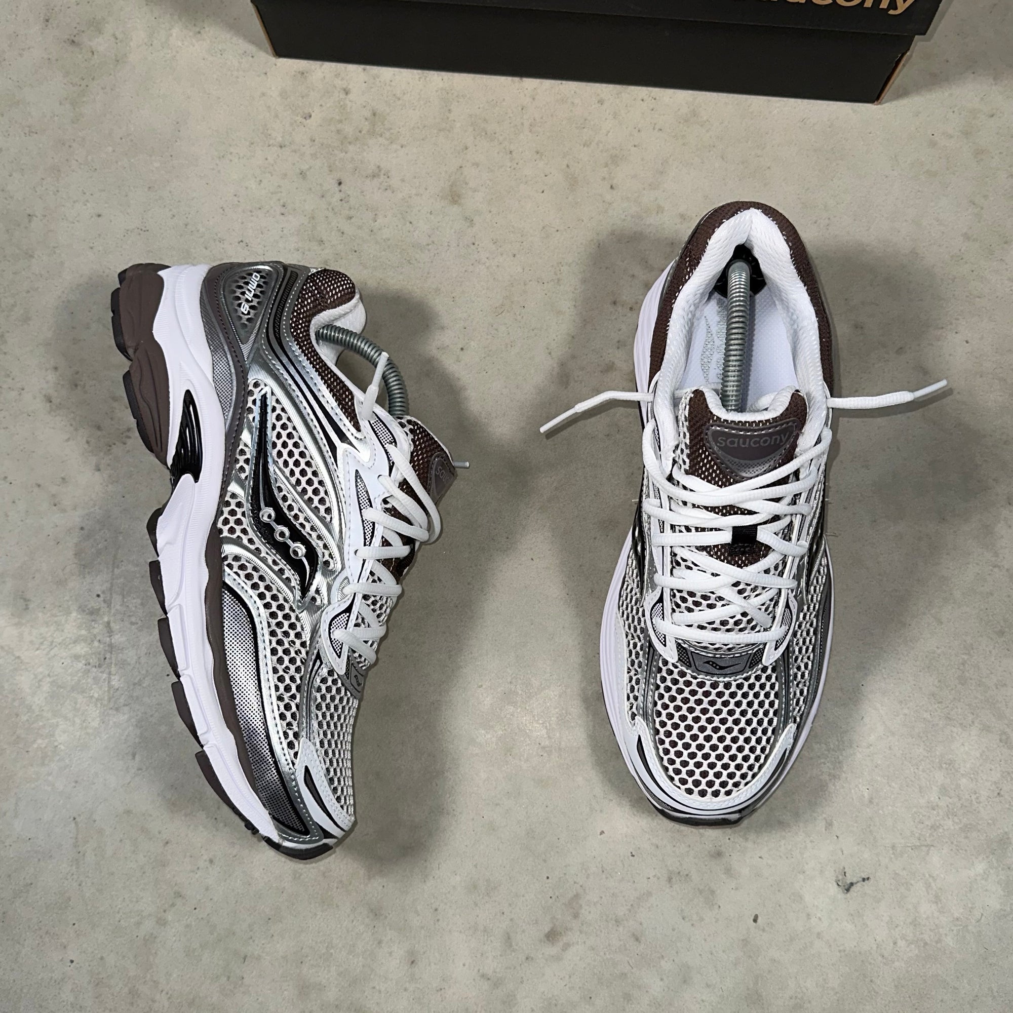 Saucony ProGrid Omni 9 OG White Brown