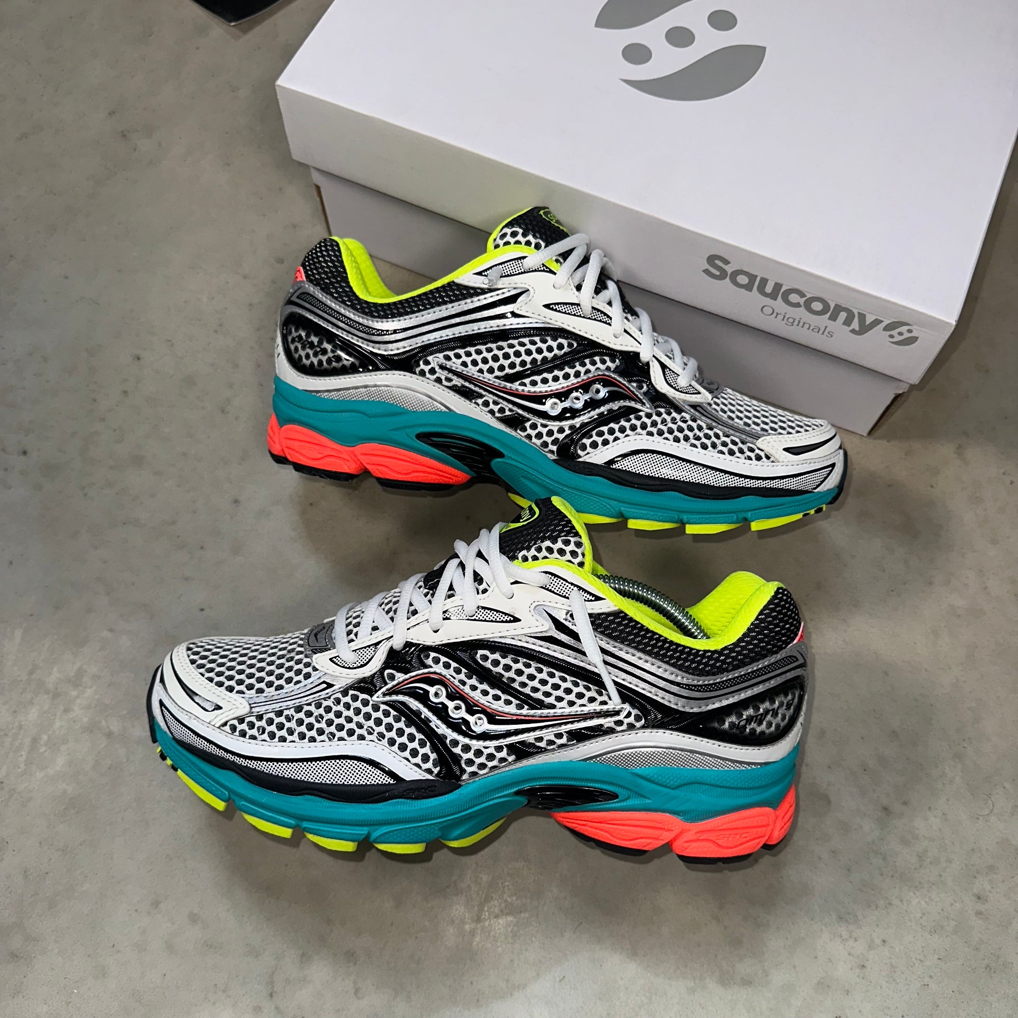 Saucony Progrid Omni 9 Silver Mutant