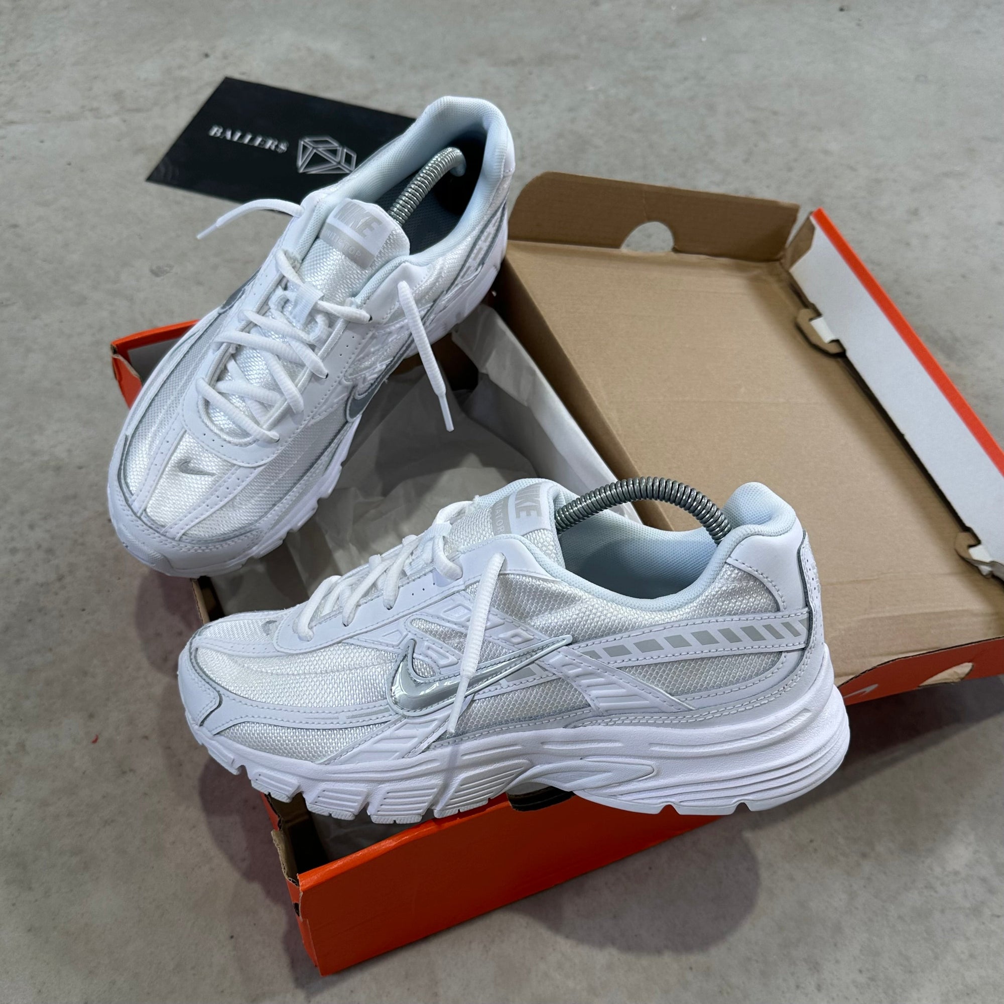 Nike Iniatior Summit White