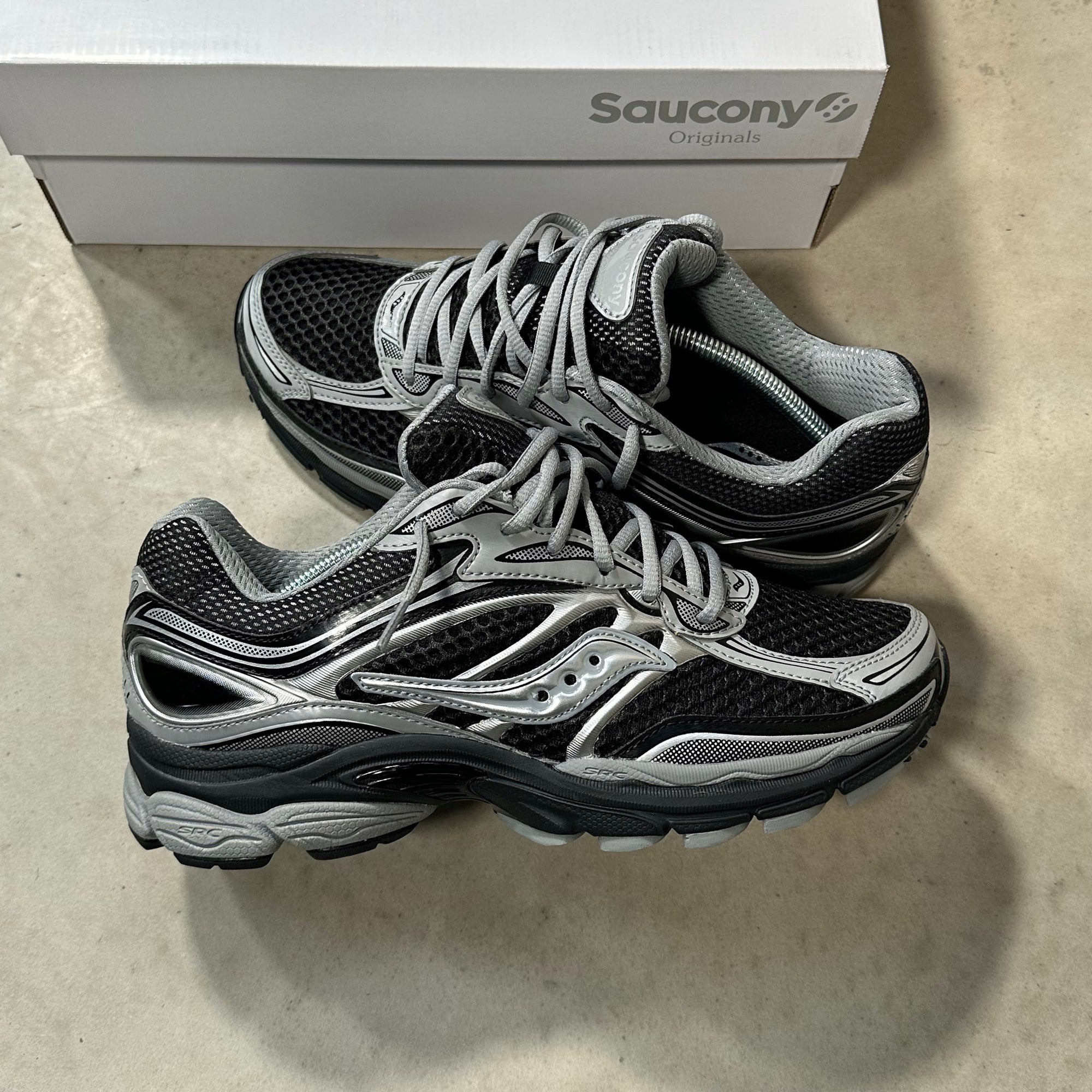 Saucony ProGrid Omni 9 Black Silver Grey