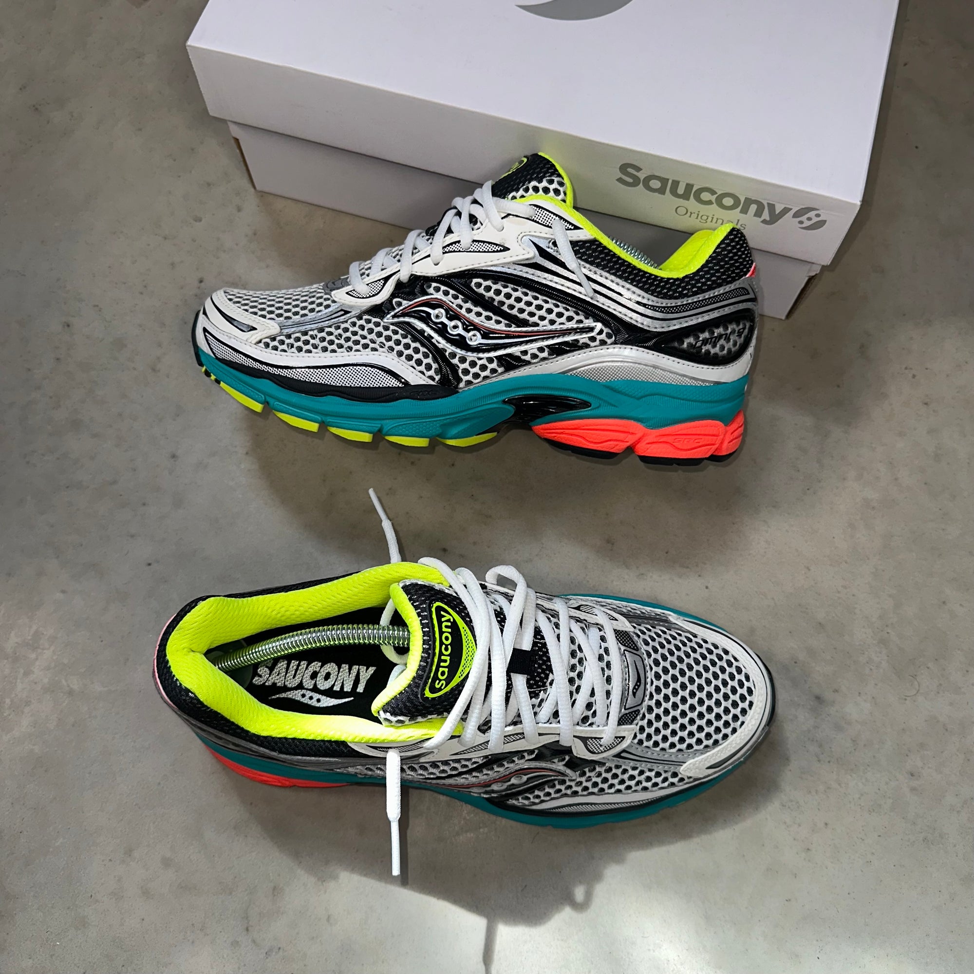 Saucony Progrid Omni 9 Silver Mutant